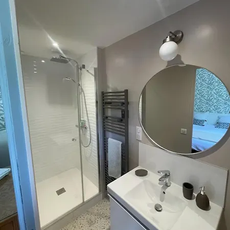 Prieure Sainte Genevieve Villa *