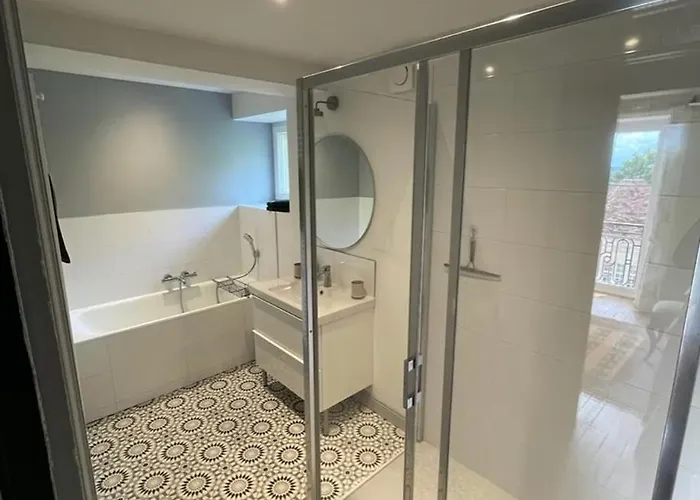 Prieure Sainte Genevieve Villa *