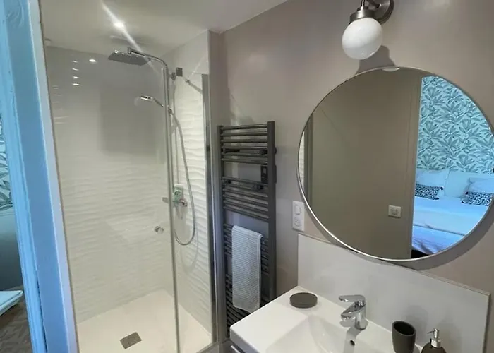 Prieure Sainte Genevieve Villa *